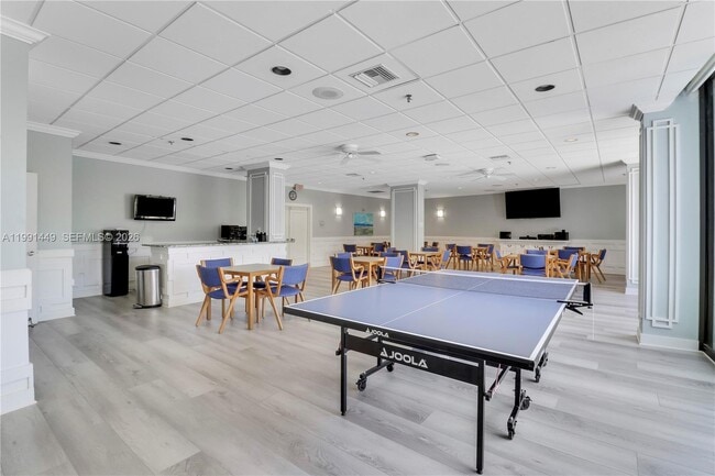 Building Photo - 1300 Jimmy Buffett Mem Hwy