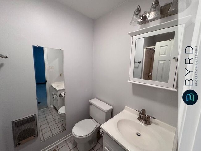 Building Photo - 902 Hartford Ln