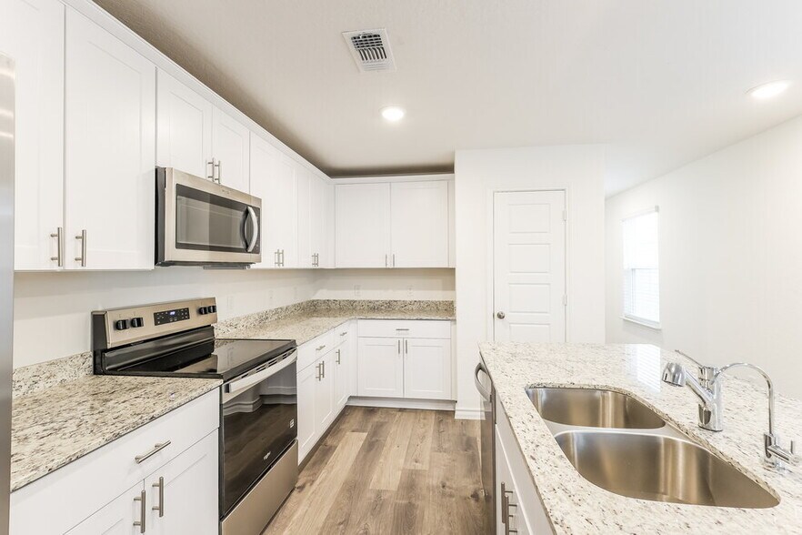 Building Photo - 10315 Monte Carmel Pl