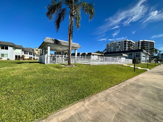 Building Photo - STUNNING 2/2 RIVERFRONT RENTAL IN KEY HARBOR