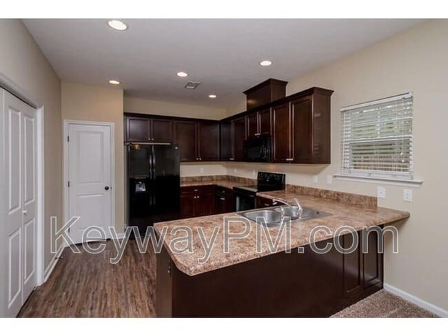 Building Photo - 713 Kensey Park Ln