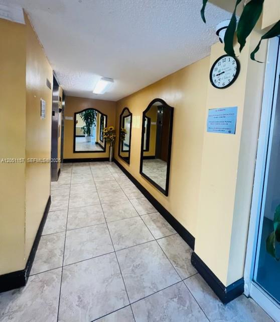 Building Photo - 16410 Miami Dr