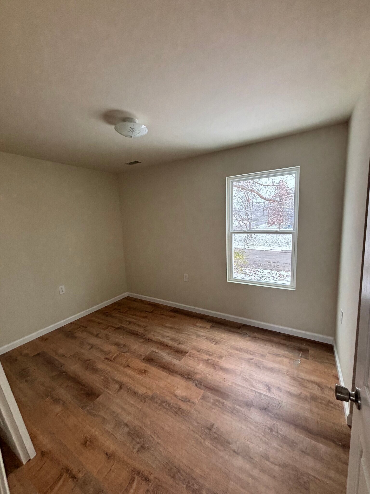 Building Photo - 304 W Watson St