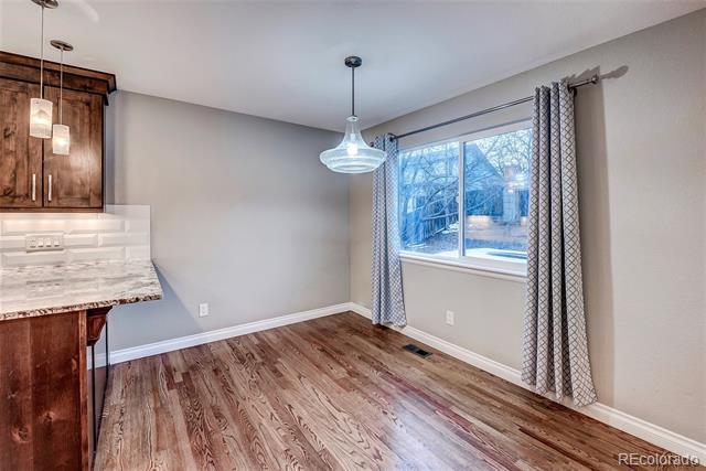 Building Photo - 953 Shadow Mountain Dr