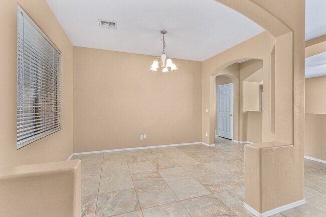 Building Photo - Must See 4 Bedroom Home near San Tan Mall