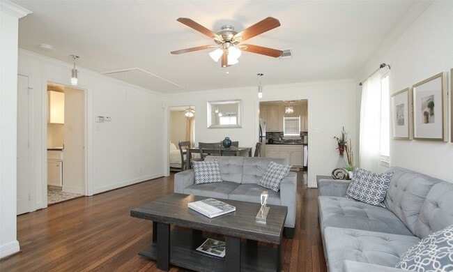 Building Photo - 4331 Marina St