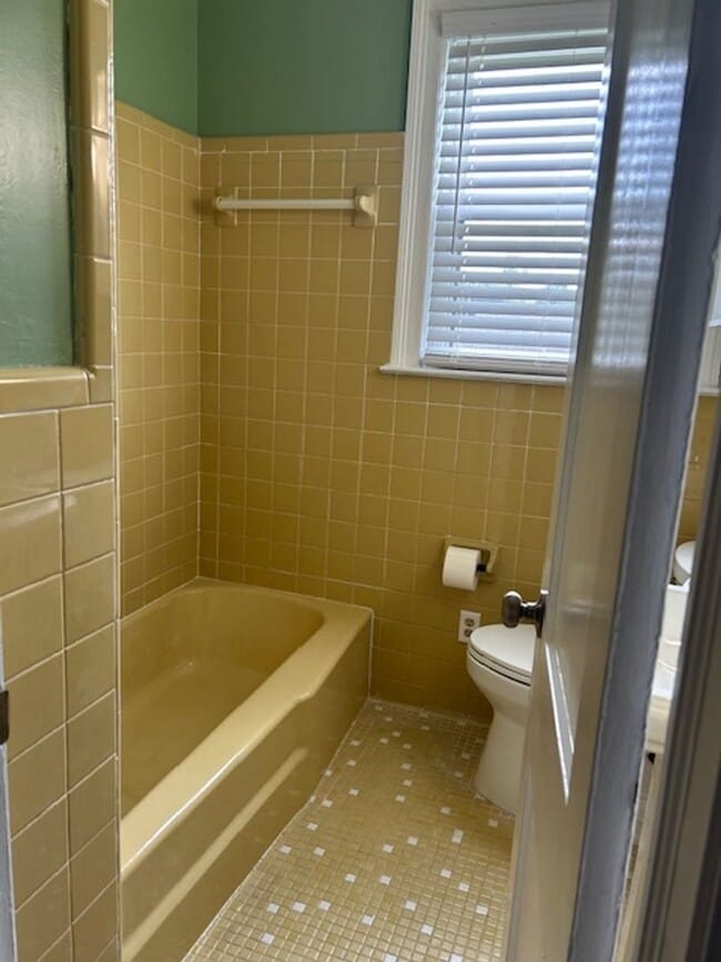 Building Photo - Charming Updated 2br/2ba Home in a Great Location!