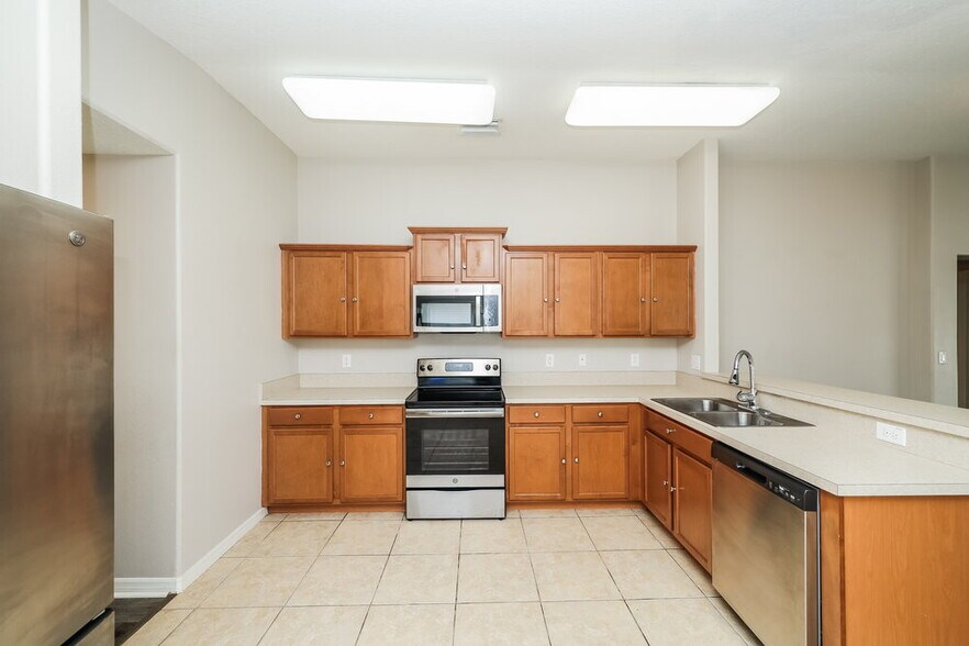 Building Photo - 7338 Lumber Port Dr
