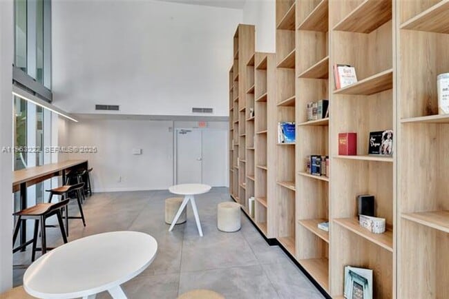 Building Photo - 350 S Miami Ave