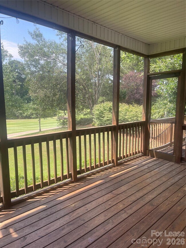 Building Photo - 12020 Farnborough Rd