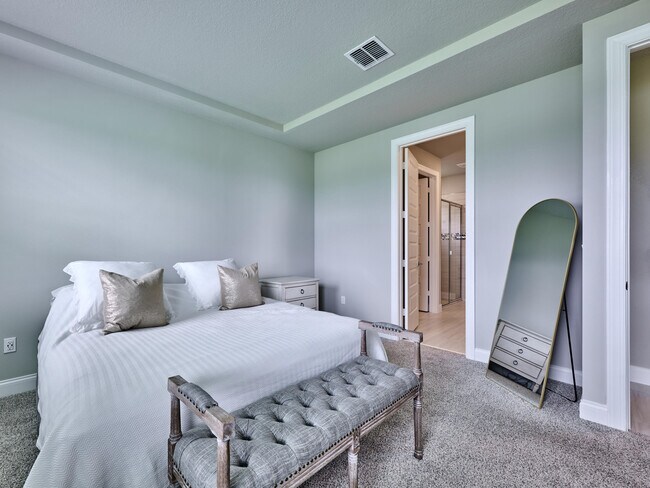 Building Photo - 8960 Dahlia Cir