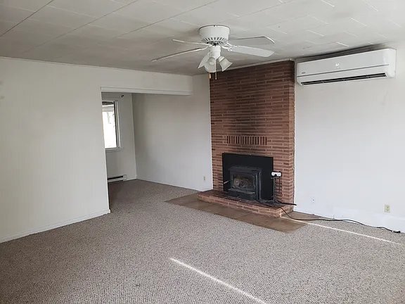 Building Photo - 2057 Lavey St