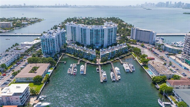 Building Photo - 7900 Harbor Island Dr