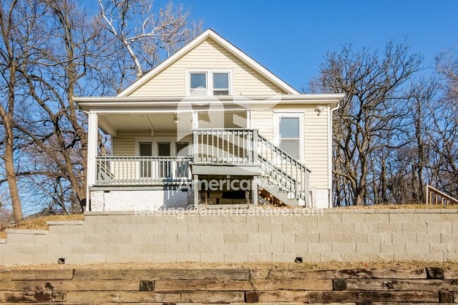 Building Photo - 4258 Laurel Ave