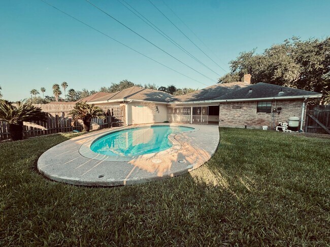 Building Photo - 4701 N 8th St