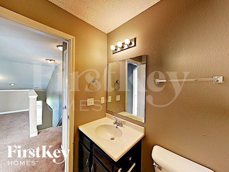 Building Photo - 353 Watercress Way