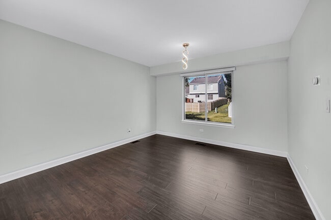 Building Photo - 242 Stafford Dr