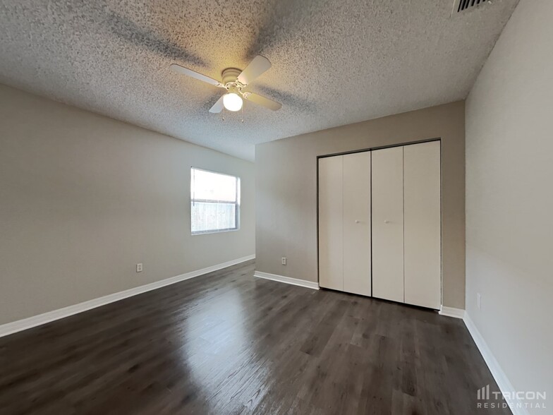 Building Photo - 1534 Thistledown Dr