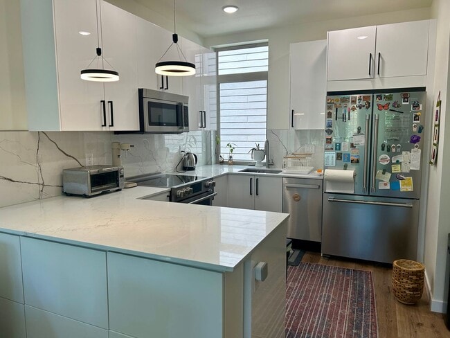 Building Photo - Pinehurst Townhome