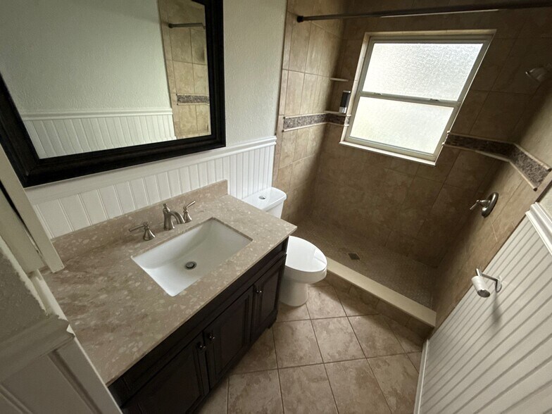 Building Photo - 306 S Monroe St