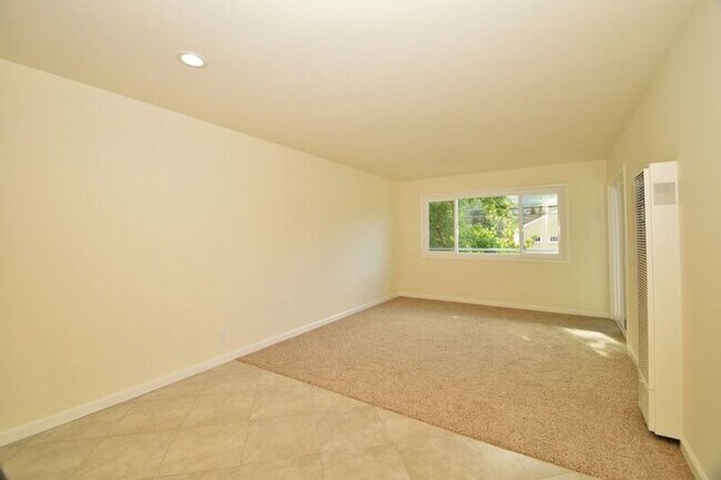 Building Photo - 1208 Sir Francis Drake Blvd