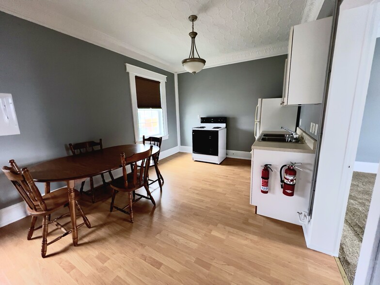 Building Photo - 15 Park Cir