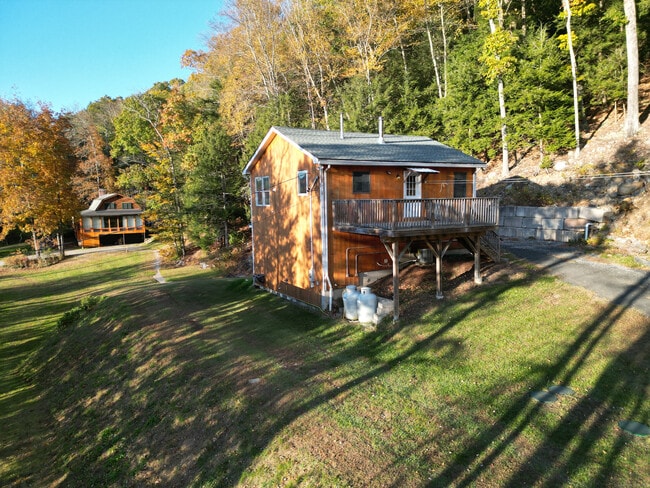 Building Photo - 84 Carpenter Rd