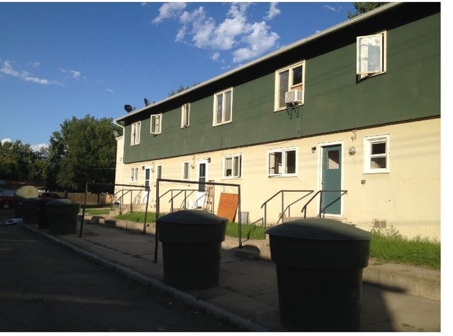 Building Photo - The Manor Apartments