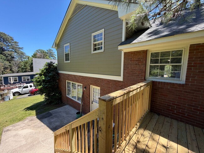 Building Photo - 3/2 House in Woodfin Estates $1,795