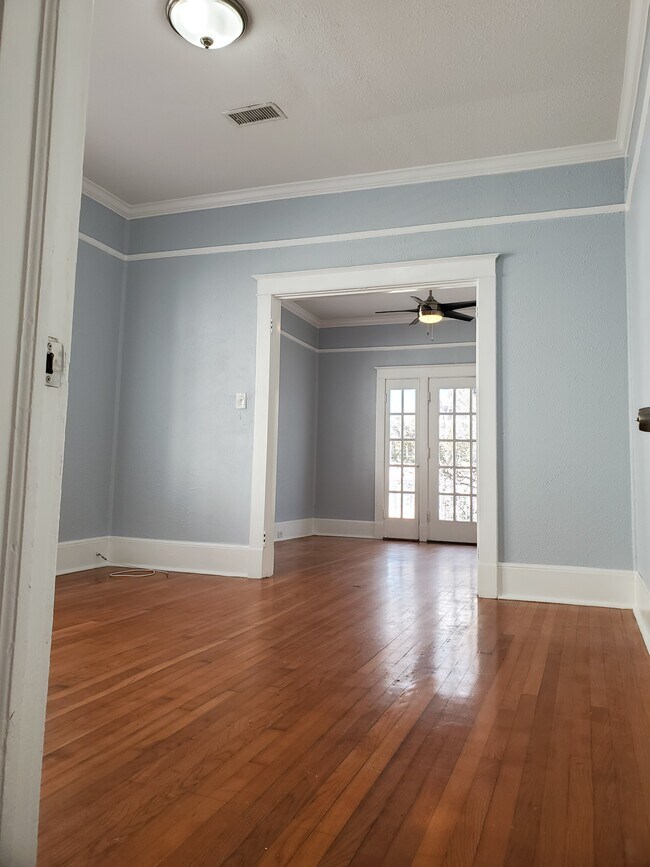 Dining room - 8 Fontainebleau Dr