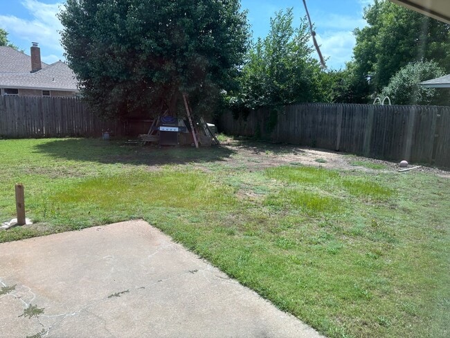Building Photo - Large Home in NW. OKC, . Putnam City Schools