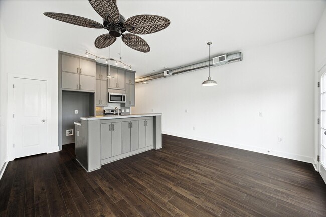 Building Photo - 1011 Studemont St