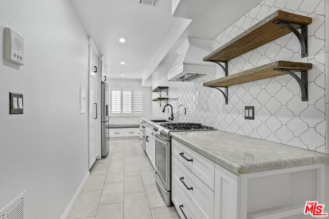 Building Photo - 1850 Midvale Ave