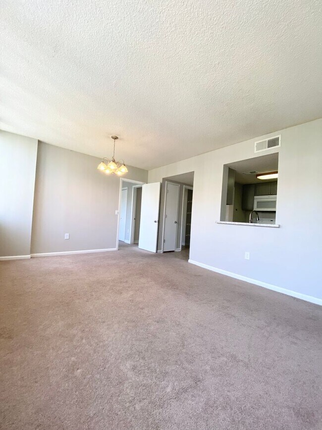 Building Photo - 1100 Wheat St