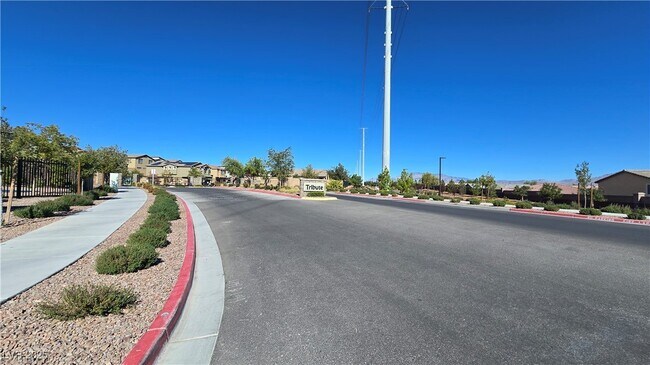 Building Photo - 10971 Meridian Flds Ave