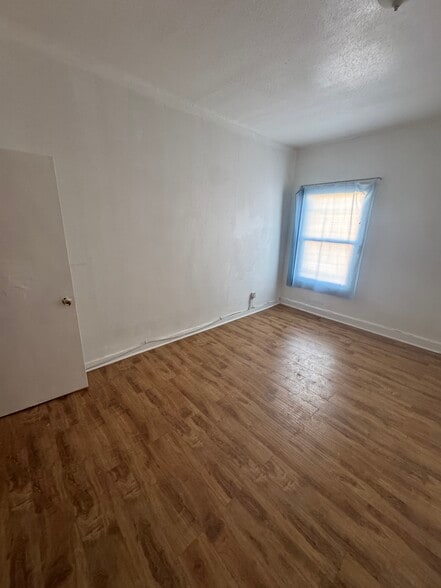 Building Photo - 256 W Florence Ave