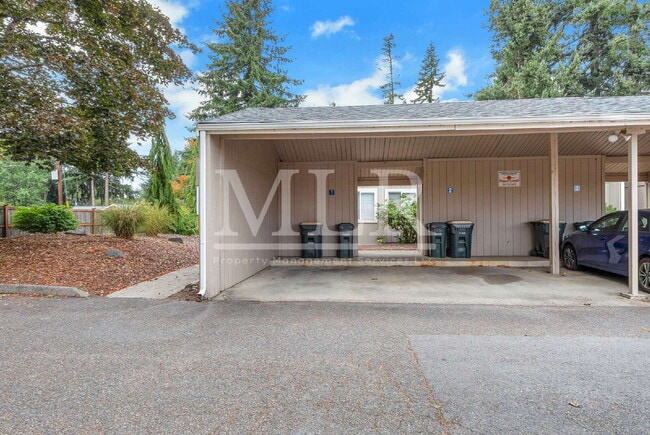 Building Photo - 1700 Lake Park Dr SW