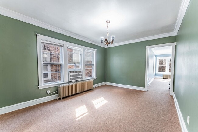 Building Photo - 1845 S Oak Park Ave