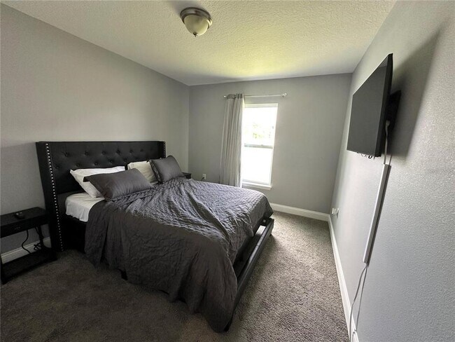 Building Photo - 943 Derbyshire Dr