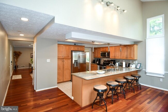 Building Photo - 16500 Sioux Ln