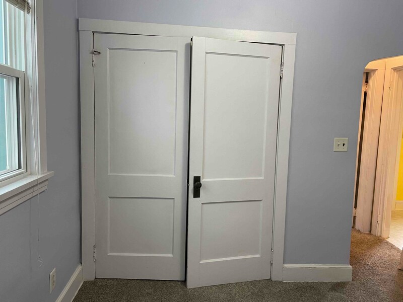 Building Photo - 1205 E 4th St