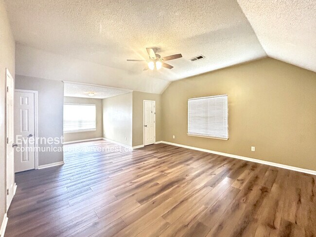 Building Photo - 7105 Mahogany Dr