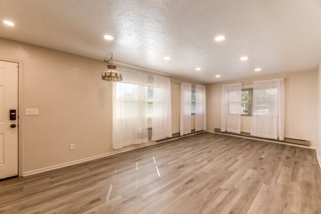Building Photo - 4517 1175 W