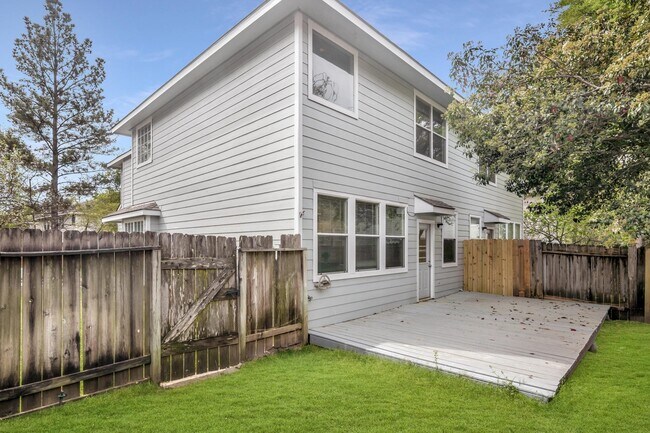 Building Photo - 39 S Camellia Grove Cir