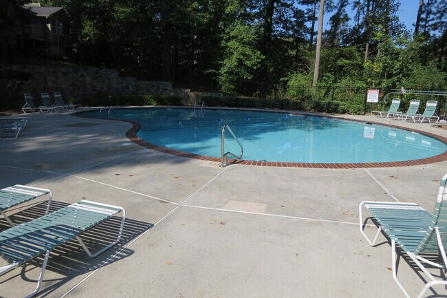 Building Photo - 807 Country Park Dr