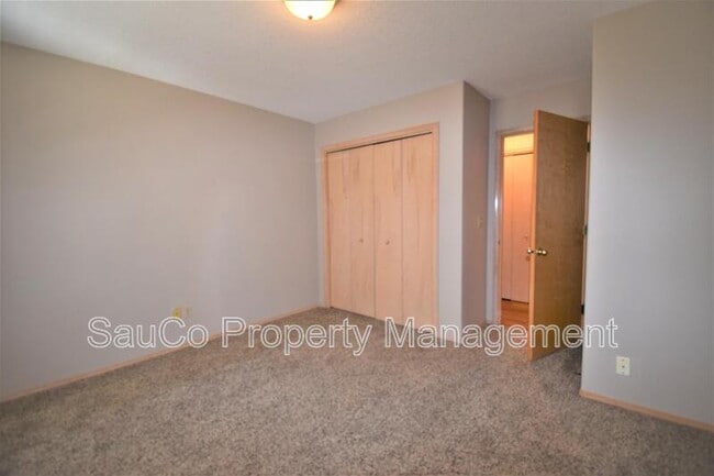 Building Photo - 5500 SW 209th Ave