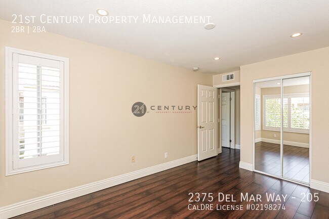 Building Photo - 2375 Del Mar Way