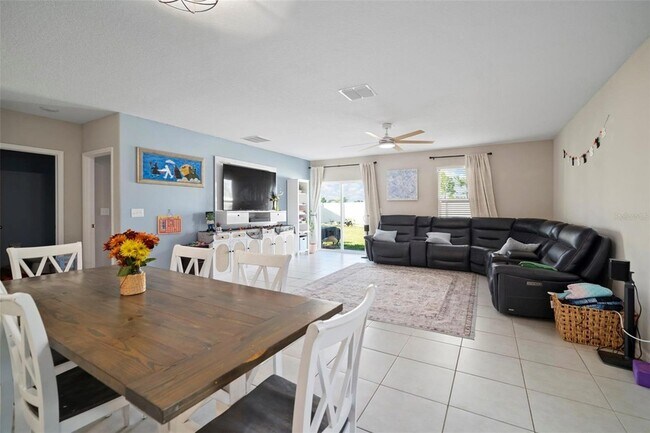 Building Photo - 5430 Blue Azure Dr
