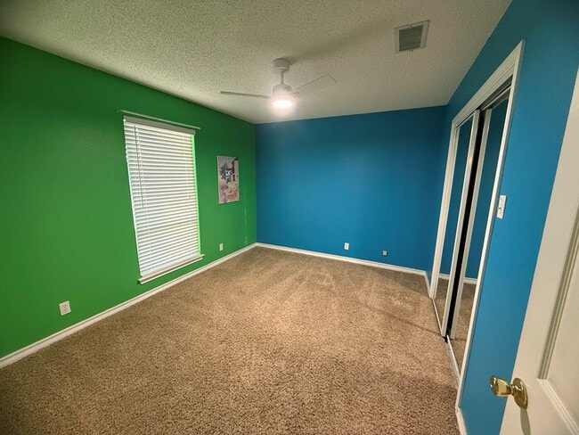 Building Photo - 5168 Femmer Ct