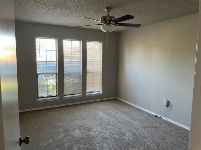 Building Photo - 402 Pebblecreek Dr